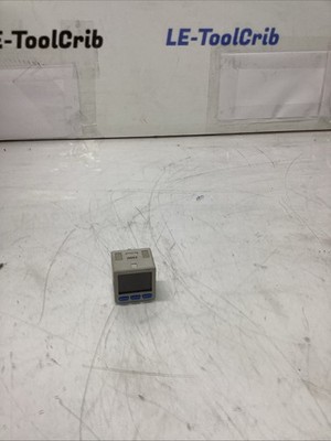 SMC ZSE20B-R-P Digital Pressure Switch 12-24VDC PSI Display Sensor T-183