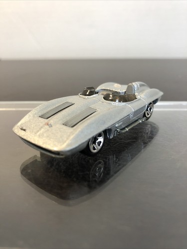 Hot Wheels 2002 Corvette Stingray TMGM Silver 1:64 Die Cast - Picture 8 of 9