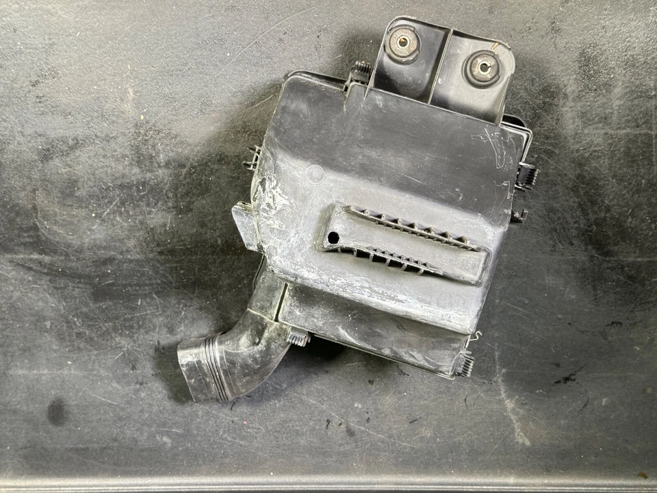 2002 - 2006 宝马 325I E46 M56 SULEV 空气净化器盒 - 13717519980 — 第 2/3 张图片