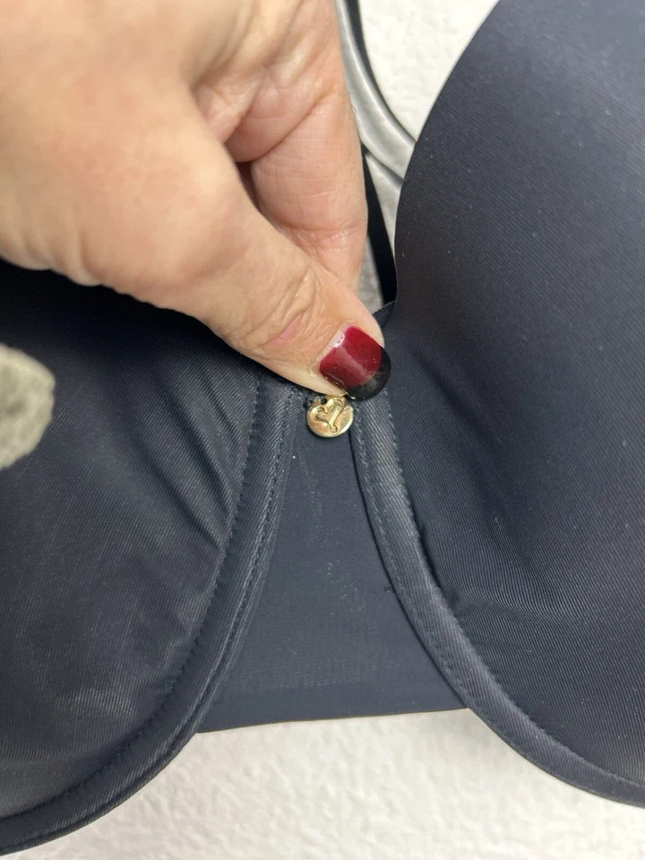 Sujetador Essential Bodywear Talla 40F Forrado Negro Convertible Espalda Corredora Tirantes Foto 3 de 4