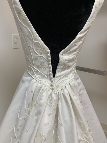 Size 4 Off White Beaded Oleg Cassini By David’s Bridal Wedding Gown Dress - Picture 5 of 7