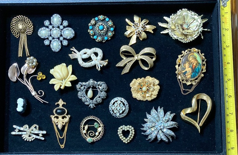 Mixed Vintage Lot Collection of 20 Brooches Various Styles | eBay