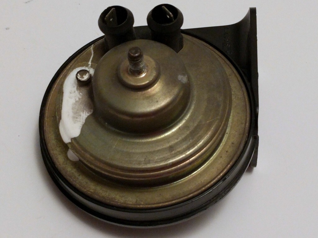 Genuine BMW E34 Horn. FIAMM 410 Hz Low Tone 61331384749 | eBay
