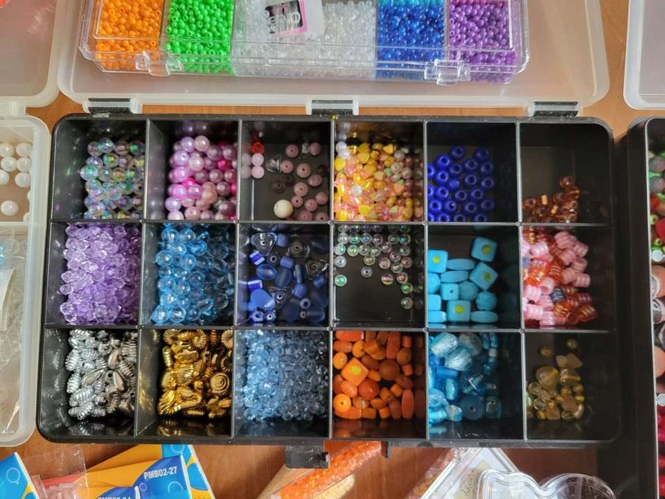 énorme lot PERLES rocailles et autres MIYUKI BISUTERIA ...... NEUF - Photo 3/4