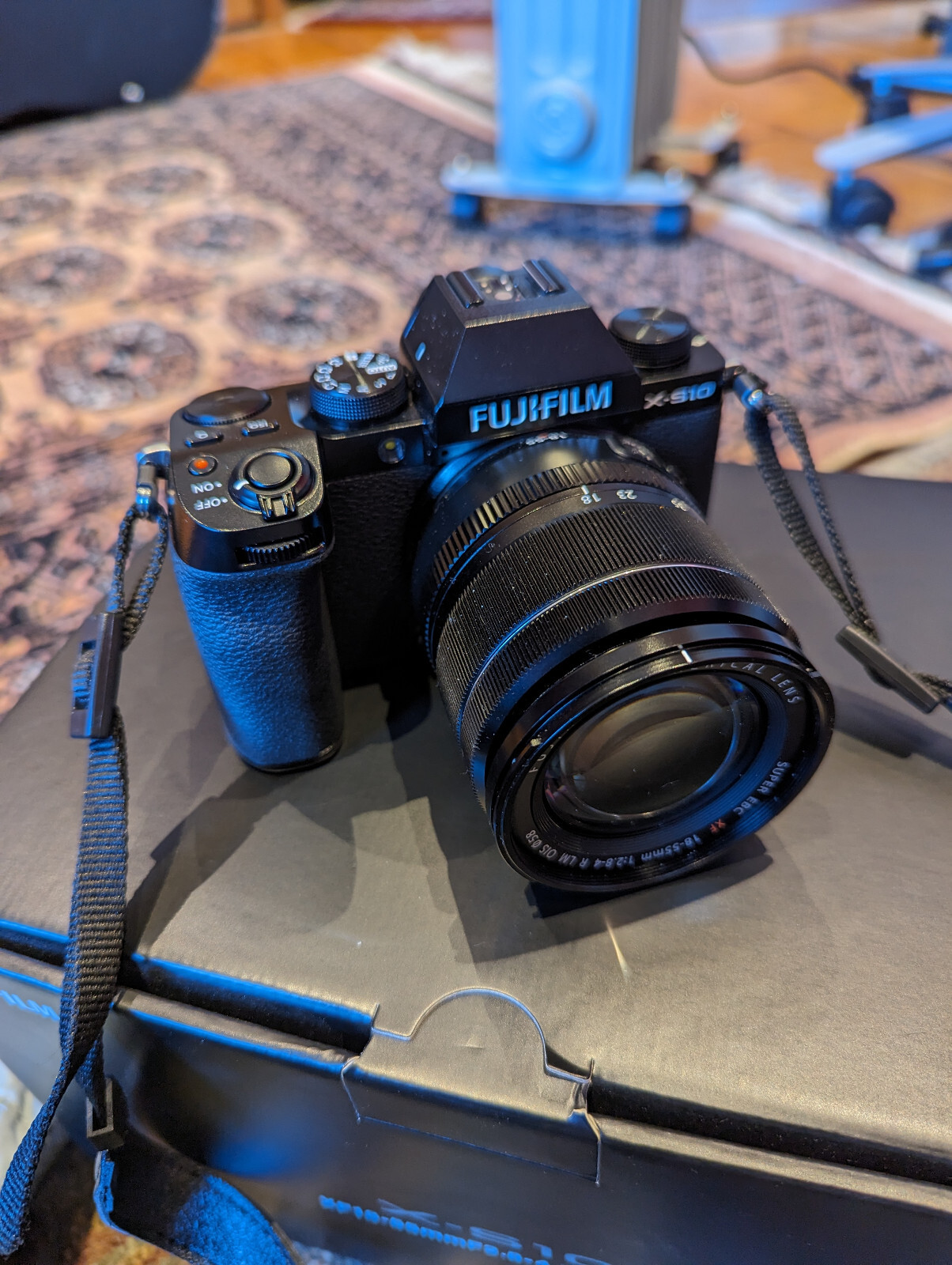 Fujifilm XS10 Mirrorless Camera w/Lens (XF 1855mm f/2.84 R LM OIS