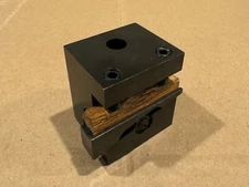 HARDINGE D4 WEDGE TYPE TOOL HOLDER - CROSS SLIDE