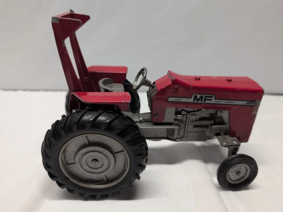 Ertl 275 Massey Ferguson Diesel Tractor  1/16 Diecast Canopy & Grill Missing  - Image 3 of 4