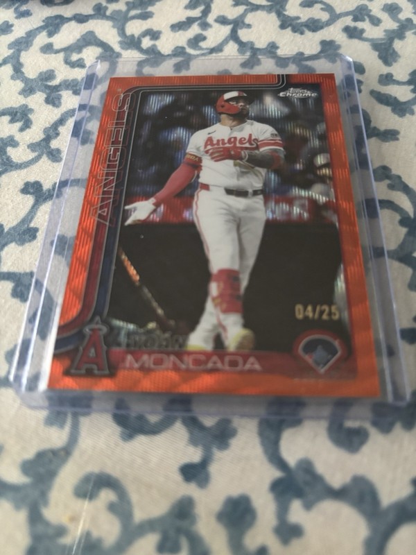 2025 Topps Chrome- Yoan Moncada #USC22 Refractor Parallel Card NM /25 SP RARE