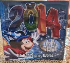 Disneyland Disney Parks 2014 Photo Picture Album Book Hold 200 4x6 Pictures NEW