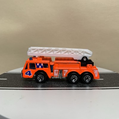 1990 Matchbox MB-18 Extending Ladder Fire Engine Fluorescent Orange #4 1:92 NM
