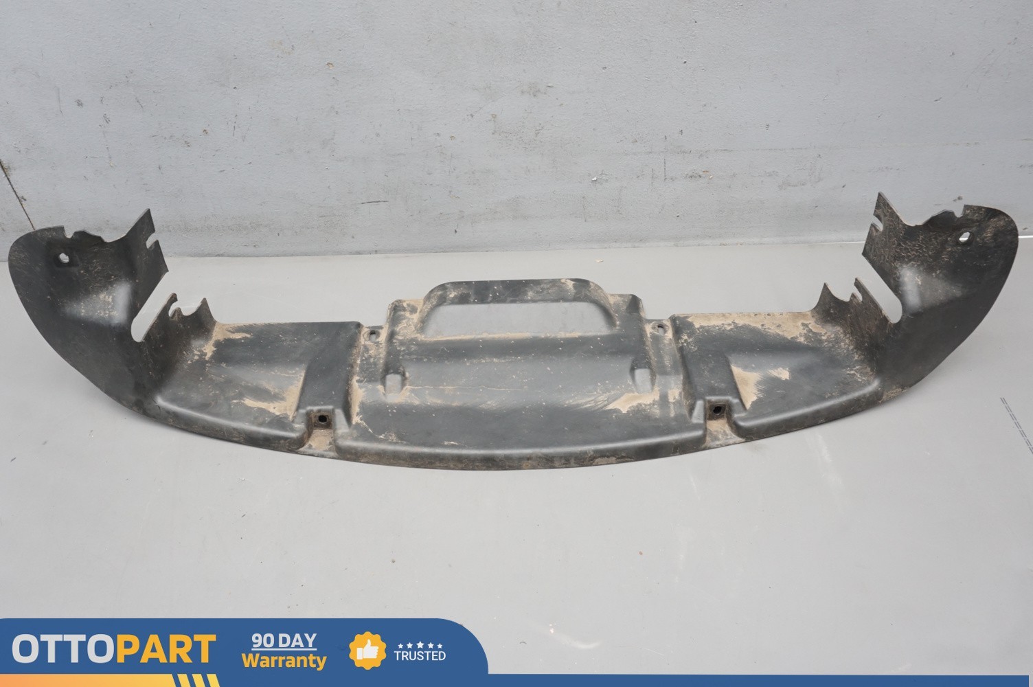 2004-2008 Maserati Quattroporte M139 Front Bumper Radiator Duct Vent Trim OEM