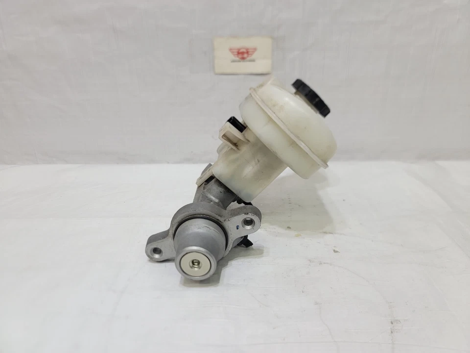 Главный цилиндр бак резервуара жидкости тормозной системы Lincoln MKT 2010 2011 2012 годов выпуска 3,7 л от оригинального производителя - Изображение 4 из 4