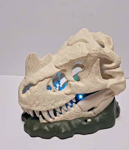 Dinosaur T-Rex Skull D&D RPG Gaming Terrain Needs batteries Tested works - Video 1 of 1