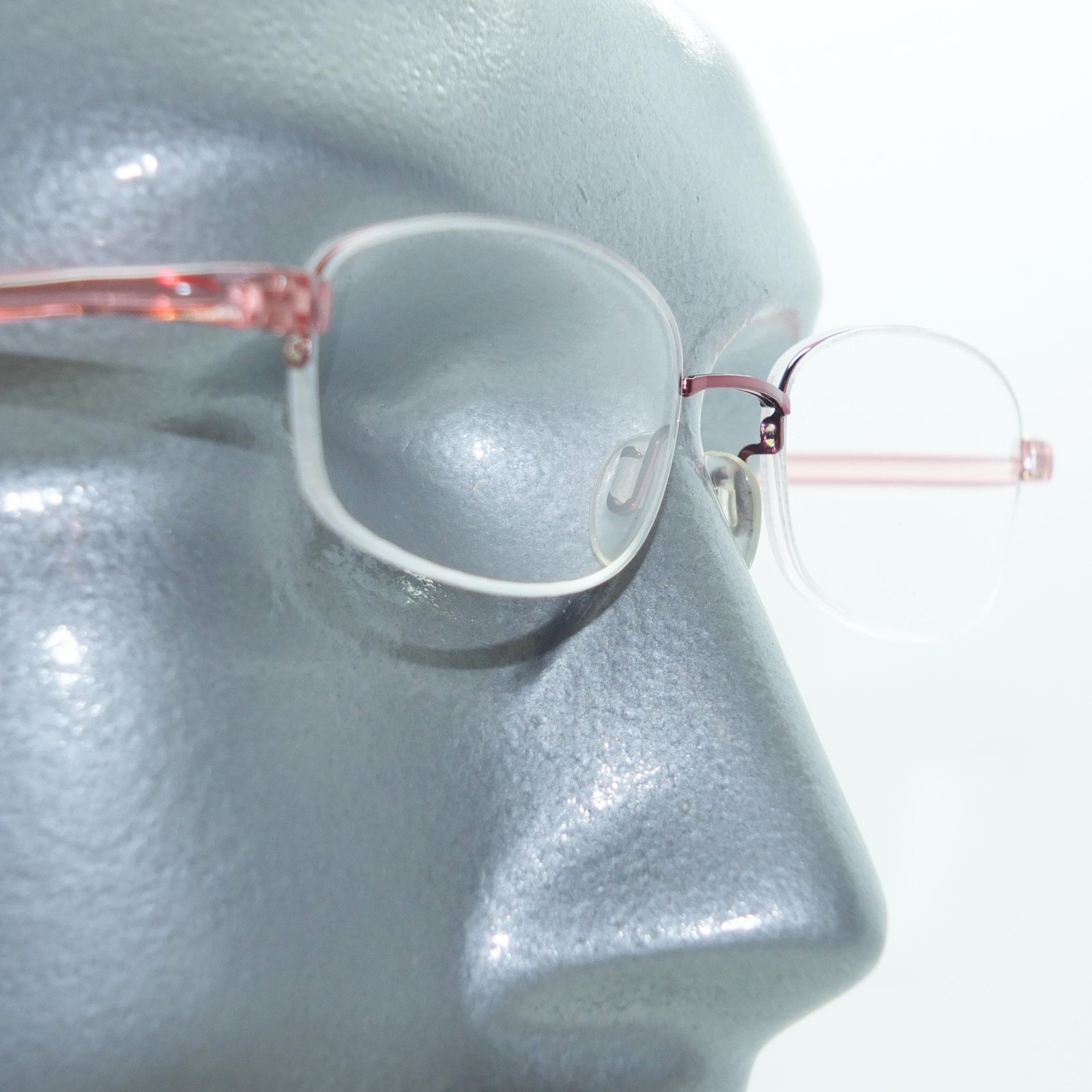 Lightweight Rose Pink Bottomless Reading Glasses with +3.00 Lens-image