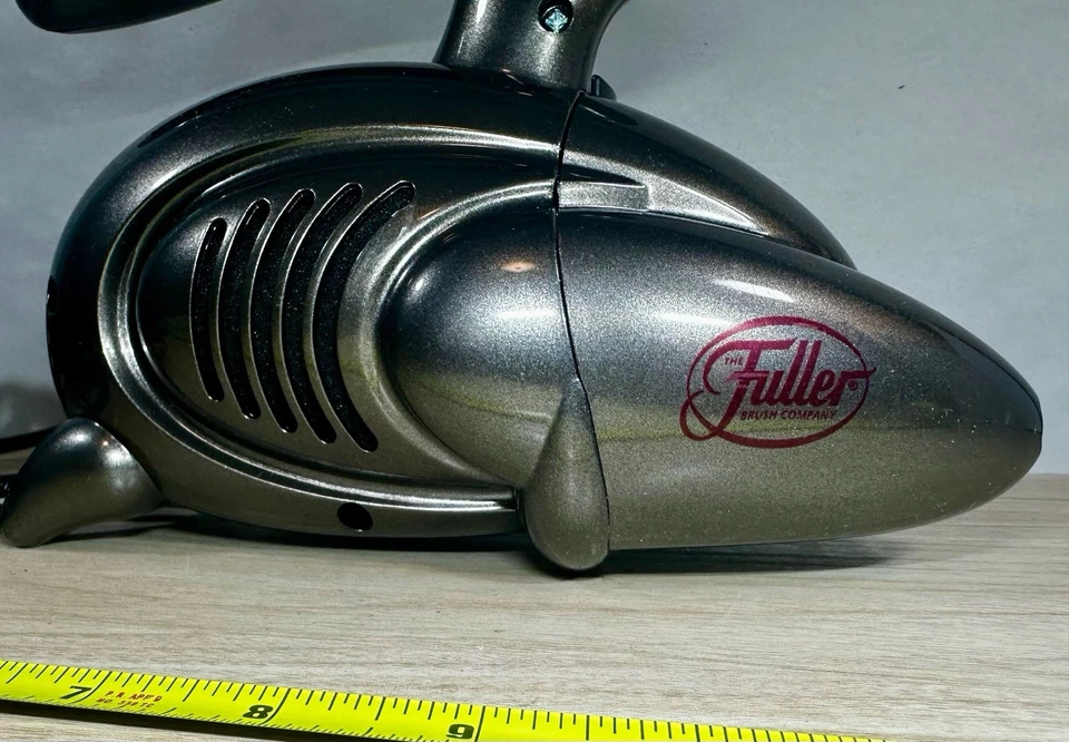 Micro aspiradora de mano Fuller Brush Company modelo FBMV negra metálica (G) Foto 3 de 4