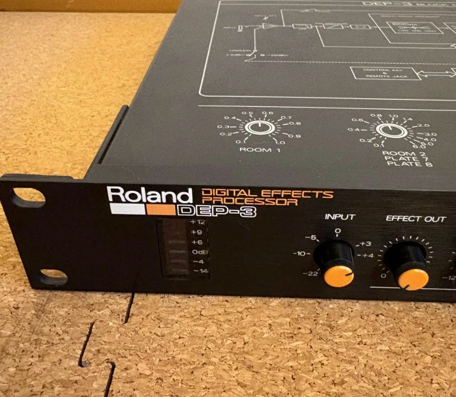 Roland DEP-3 DIGITAL EFFECTS PROCESSOR Reverb Delay Non-Linear MIDI AC100V - Image 2 of 4