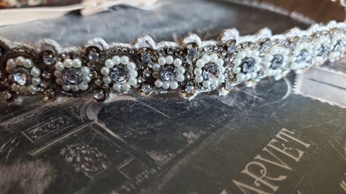 WEDDING DRESS PEARL AND RHINESTONE SCALLOPED ADJUSTABLE BELT SIZE XL