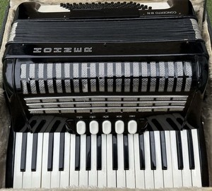TOP MADE GERMANY PIANO 72 BASS ACCORDION HOHNER CONCERTO III N + STRAPS