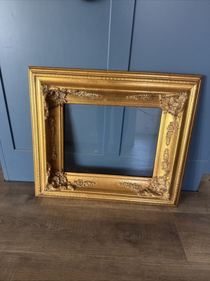 ORNATE OLD VINTAGE BEVELED MIRROR IN MAJESTIC FRAME