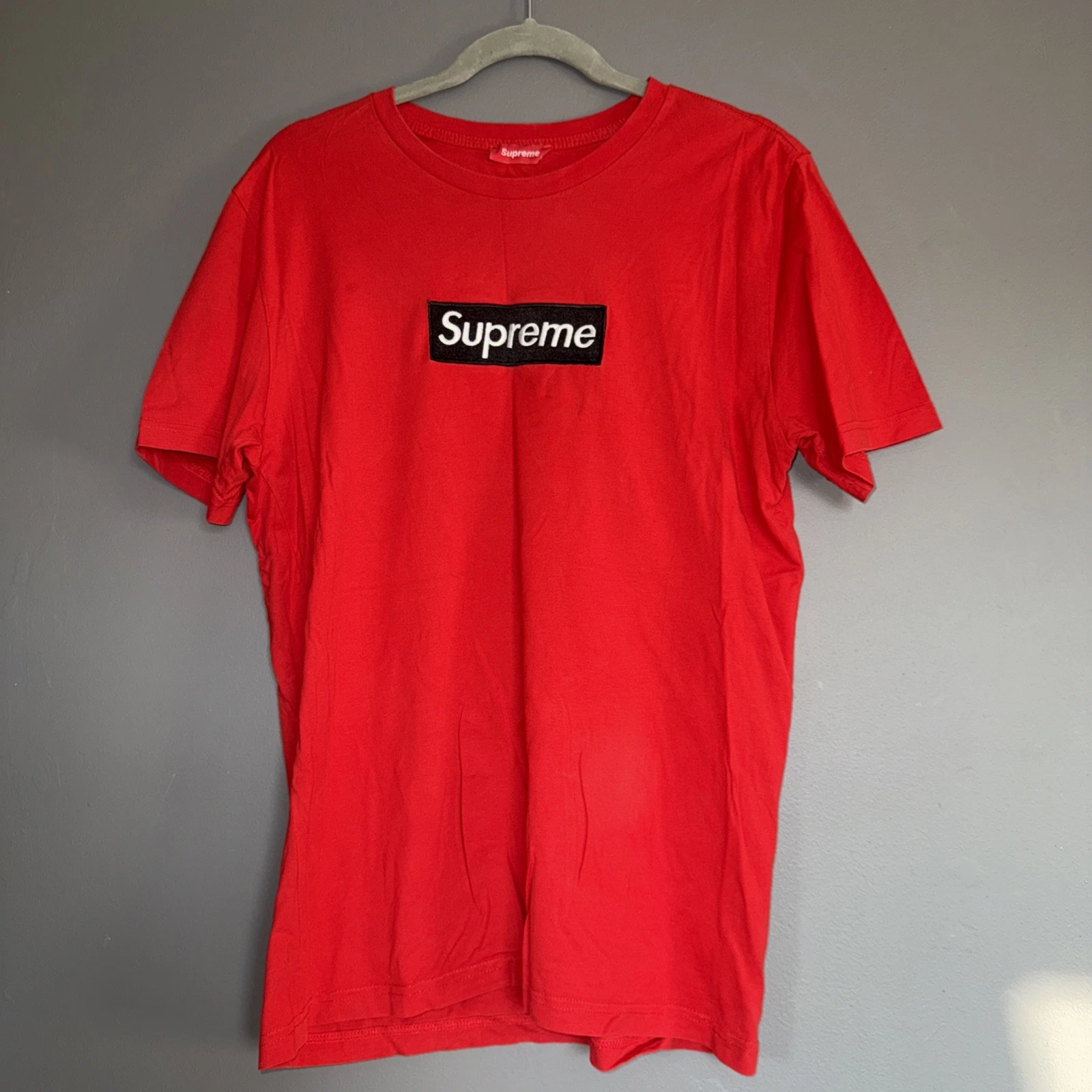 T shirt Supreme Rouge Grand Coton Marque Créateur T Col Rond Très Bon État