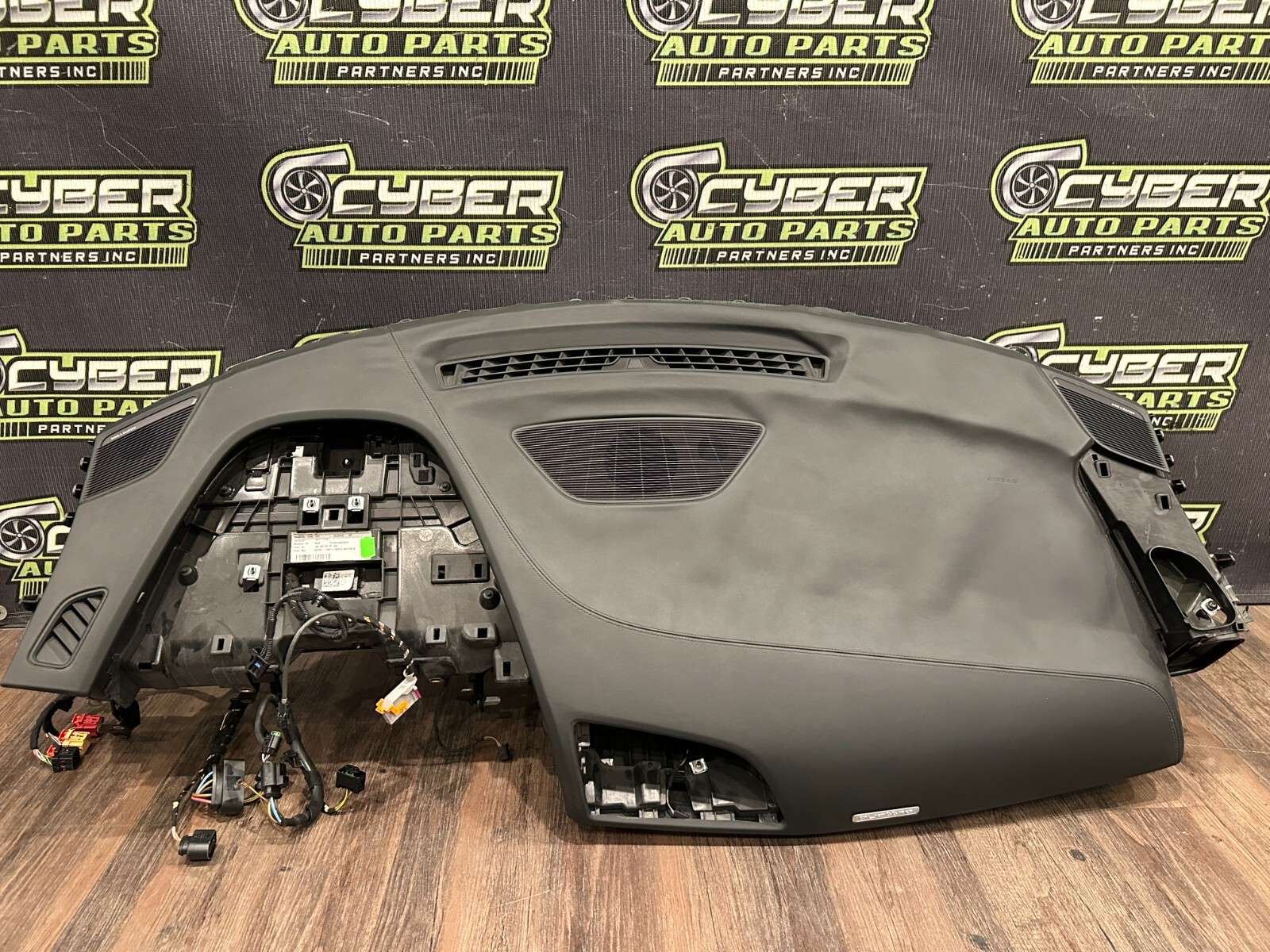 2017-18 AUDI R8 DASH DASHBOARD W BAG OEM *NEEDS UPHOLSTERING*