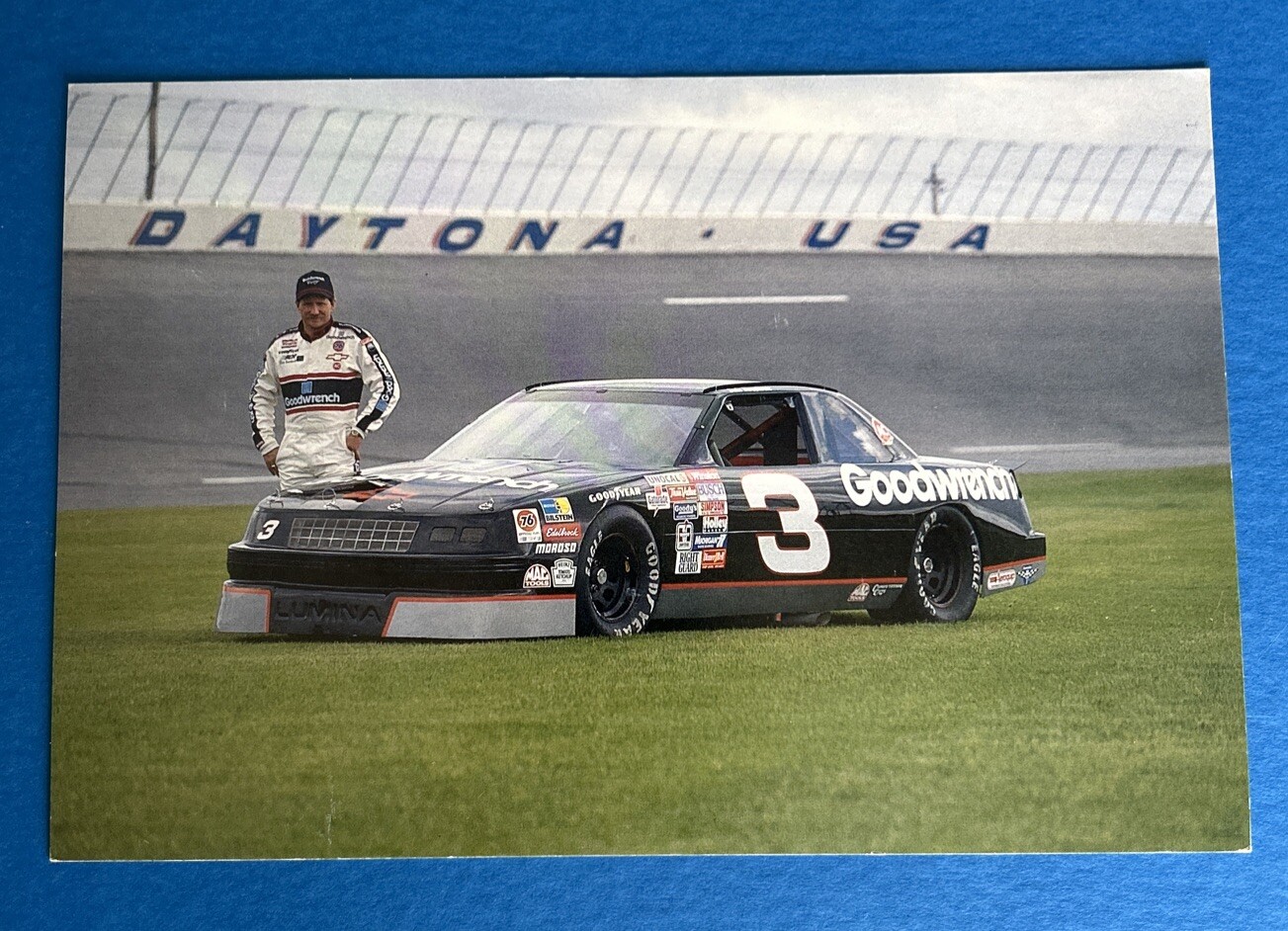 DALE EARNHARDT SR. Orig. 1990 Goodwrench Chevrolet #3 Daytona Hero Card Turn 4