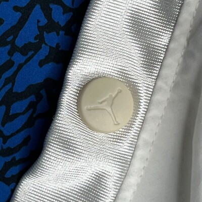 Air Jordan White Cement 3 Jacket Size XL 2008 White Blue Air Jordan White Cement 3 Jacket Size XL 2008 White Blue