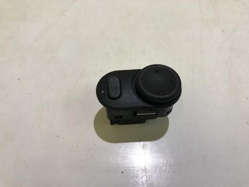 Opel Astra 1999 Wing mirror control switch (Exterior Mirror Switch #284622-65