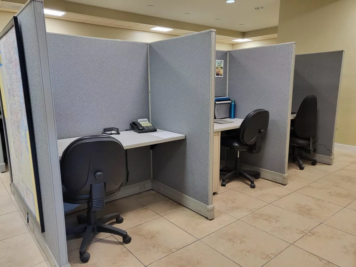 Used office deals cubicles