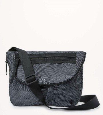 lululemon crossbody bag
