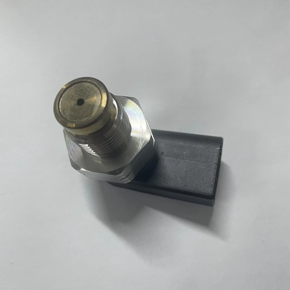 1800Bar 0281002497 CR SENSOR DE PRESIÓN DE COMBUSTIBLE BMW 13537787167 13577787167 Foto 2 de 4