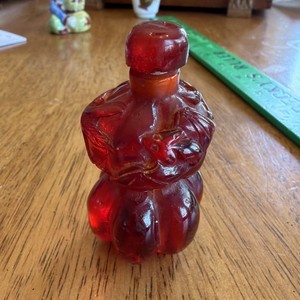 Outstanding Vintage Carved Red Resin Double-Gourd Snuff Bottle