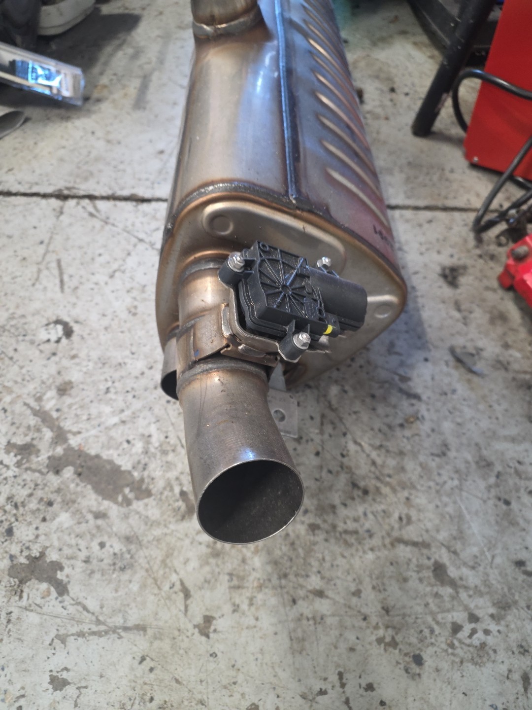  Lamborghini Urus Exhaust System 2019–2022 – Complete Catback with Quad Tips Oem