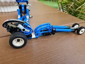 LEGO TECHNIC: Dueling Dragsters (8238) Incomplete