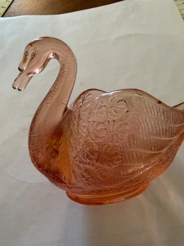 Fenton Pink Iridescent Swan Glass Figurine Trinket Dish Vintage