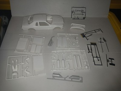 Vintage Monogram Amt Revell Junkyard Model Parts Thunderbird 1/24  1/25