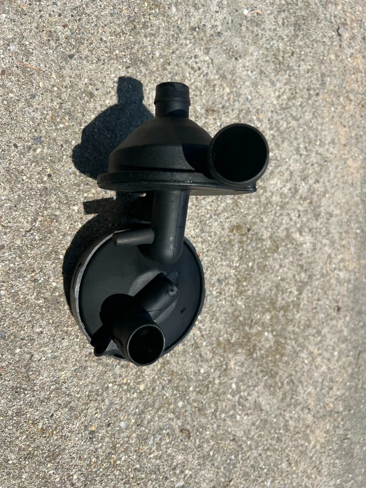 2003-2006 BMW 325i CRANKCASE OIL SEPARATOR 243K OEM 129128 - Image 3 of 4