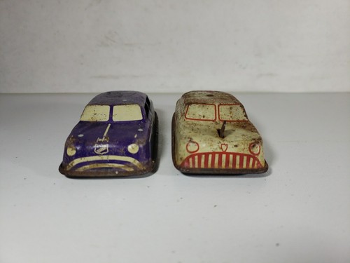 2 Vintage Argo Metal Tin Cars Litho Ambulance W/Bell & Sedan Japan Pressed Tin - Picture 5 of 10