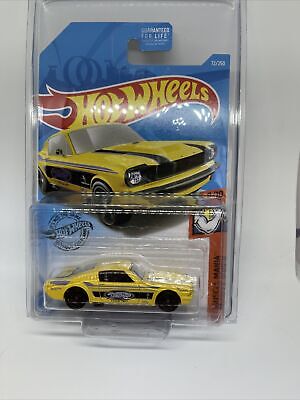 Hot Wheels 65 Mustang 2+2 Fastback Yellow 72/250 Long Card 1 64 Scale Sealed New