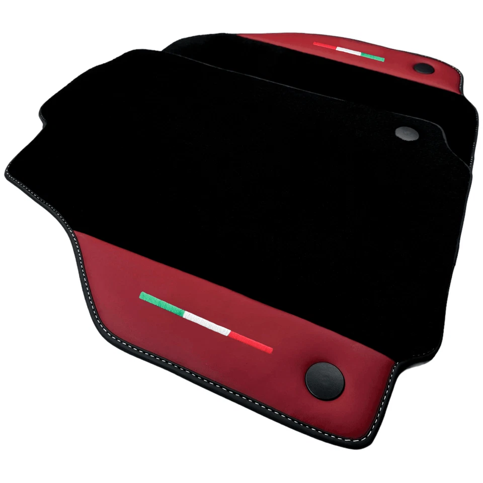 Alfombrillas negras marca AutoWin para Ferrari 458 Itali con cuero napa burdeos Foto 3 de 4