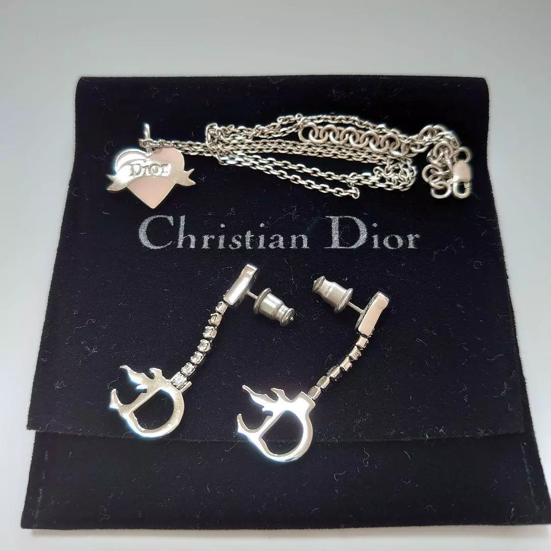 Ensemble bijoux femme Christian Dior collier pendentif coeur rose et boucles d'oreilles sans boite