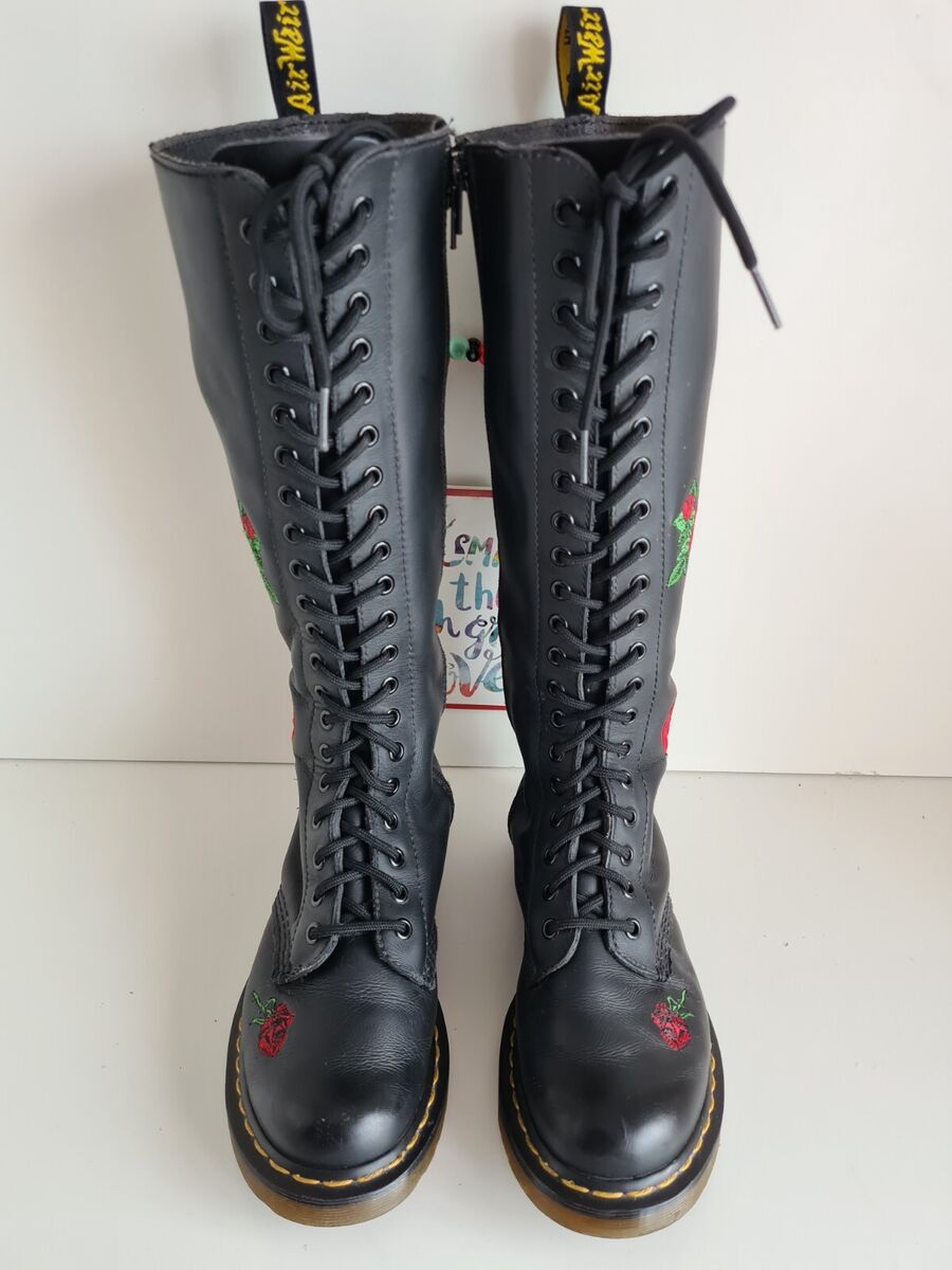 Dr Martens Rhonda 20 hole 1b60 zip floral boots Vonda roses Dr Martens Rhonda 20 hole 1b60 zip floral boots Vonda roses