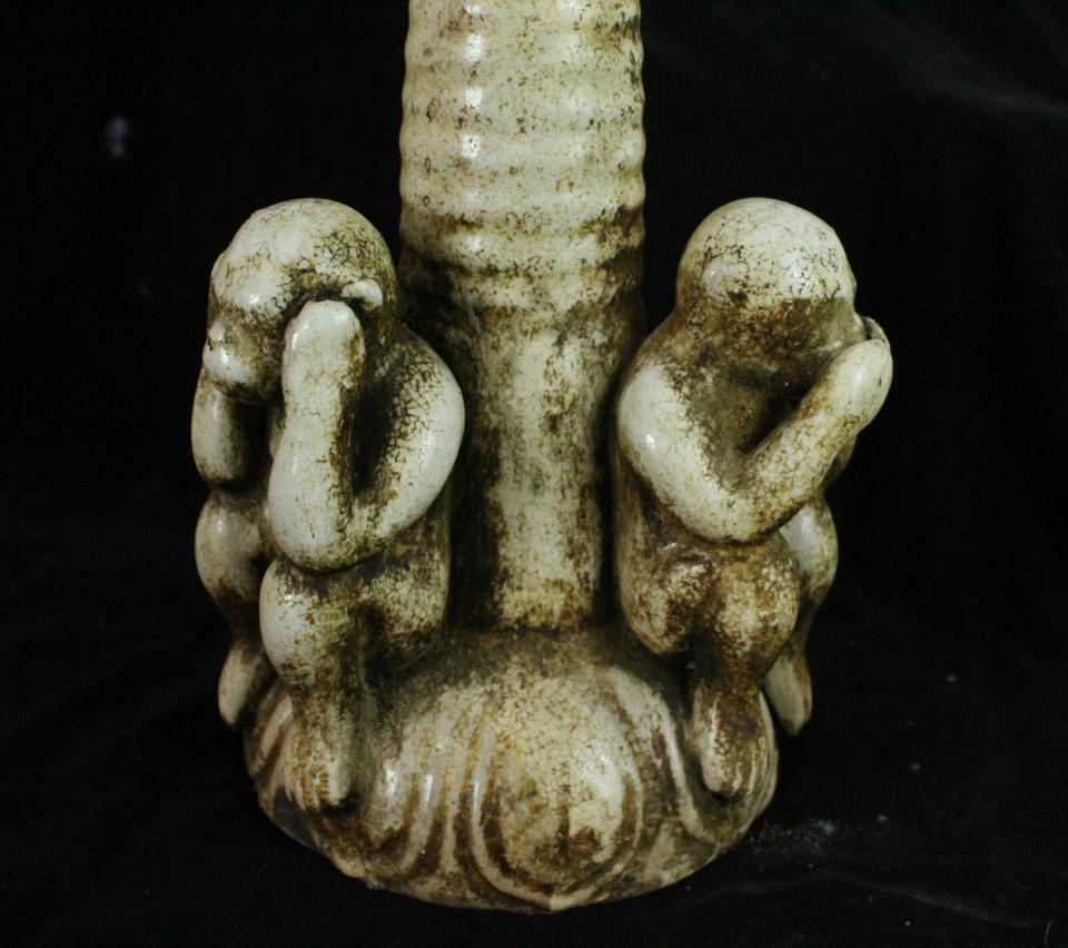 26cm China Antique flower vase porcelain Handmade Monkey flower Vase  - Image 4 of 4