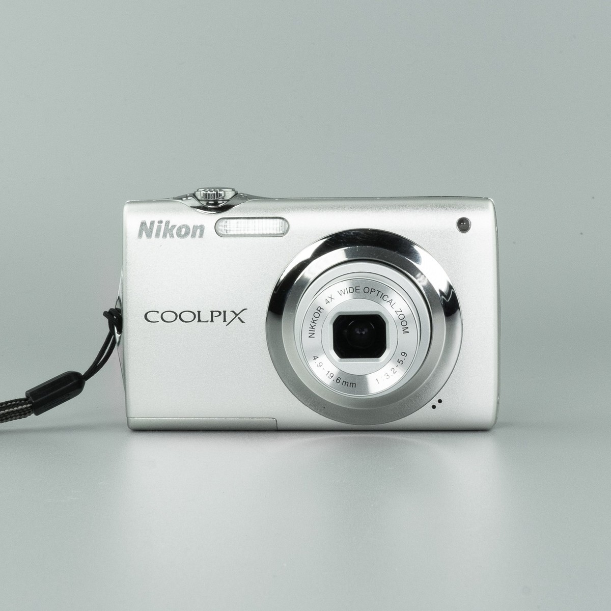 NIKON COOLPIX S3000 Digital camera Silver Used Working From