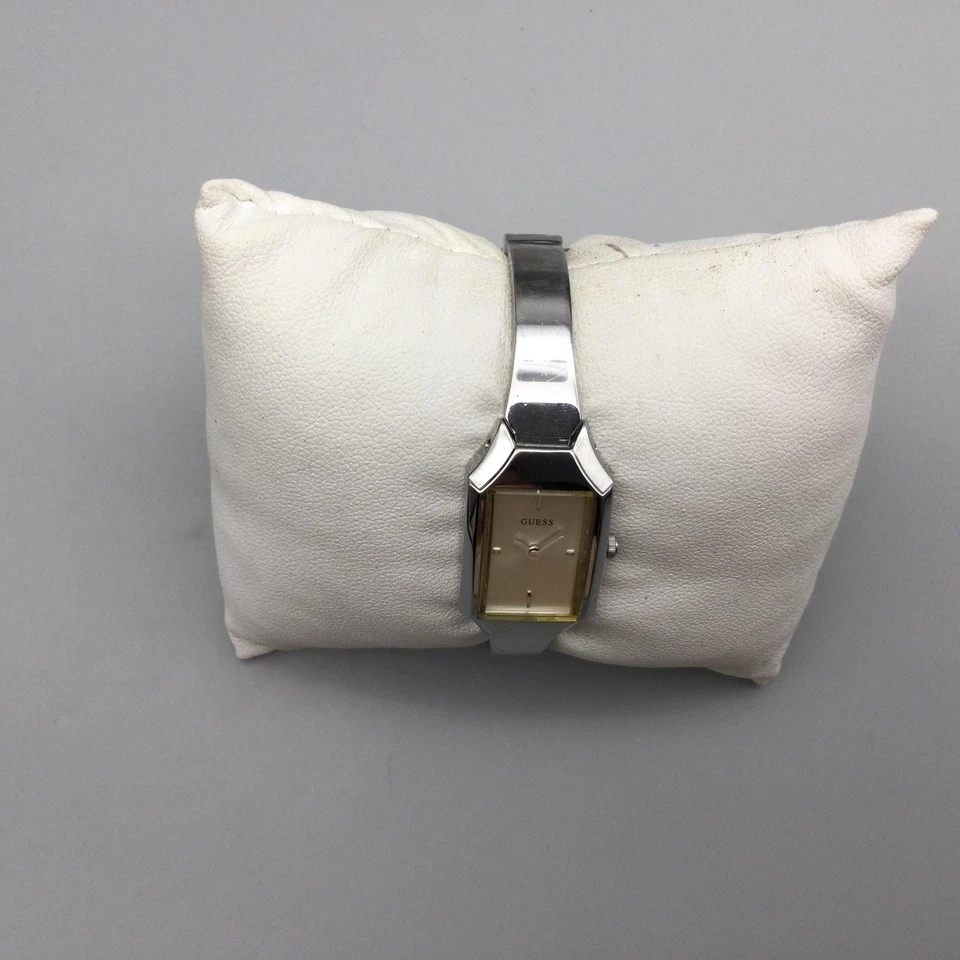 Reloj Guess Mujer 18mm Tono Plata Esfera Rectangular G66000L Batería Nueva 6" Foto 3 de 4