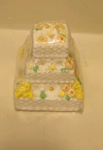 Wilton Candle Wedding Cake Shaped Special Occasion Candle - Picture 2 of 9