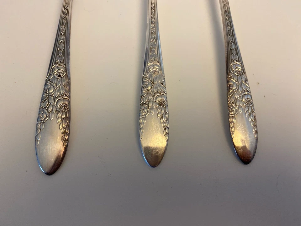 Juego de 3 cucharas para servir National Silver Plate Co ROSA Y HOJA 8" joyería artesanal Foto 3 de 4