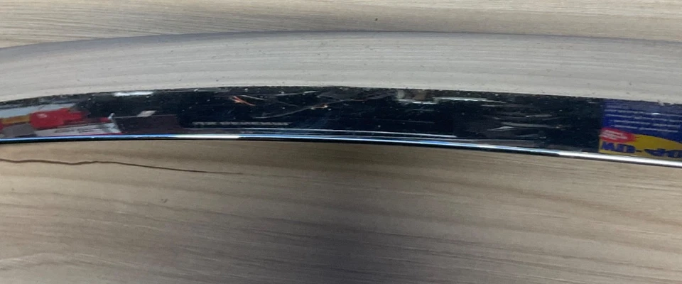 2006 saturn vue chrome hood trim above grille. Nice. - Image 3 of 4