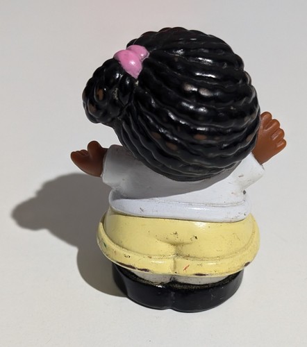 Fisher Price Little People African American Girl With Flowers - Picture 2 of 3
