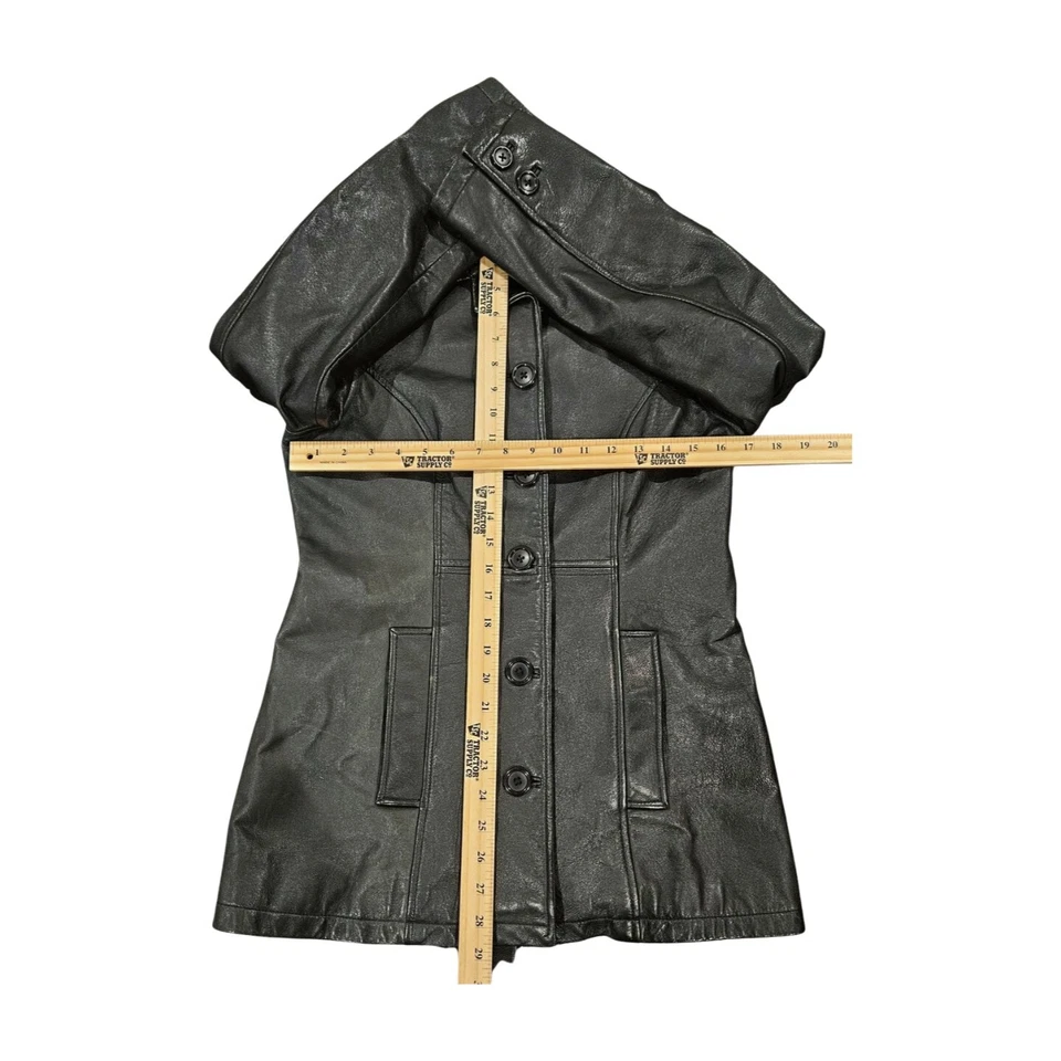 Jaqueta de Couro Genuíno FRYE Botão-up Preta Feminina Tamanho Pequeno - Imagem 4 de 4